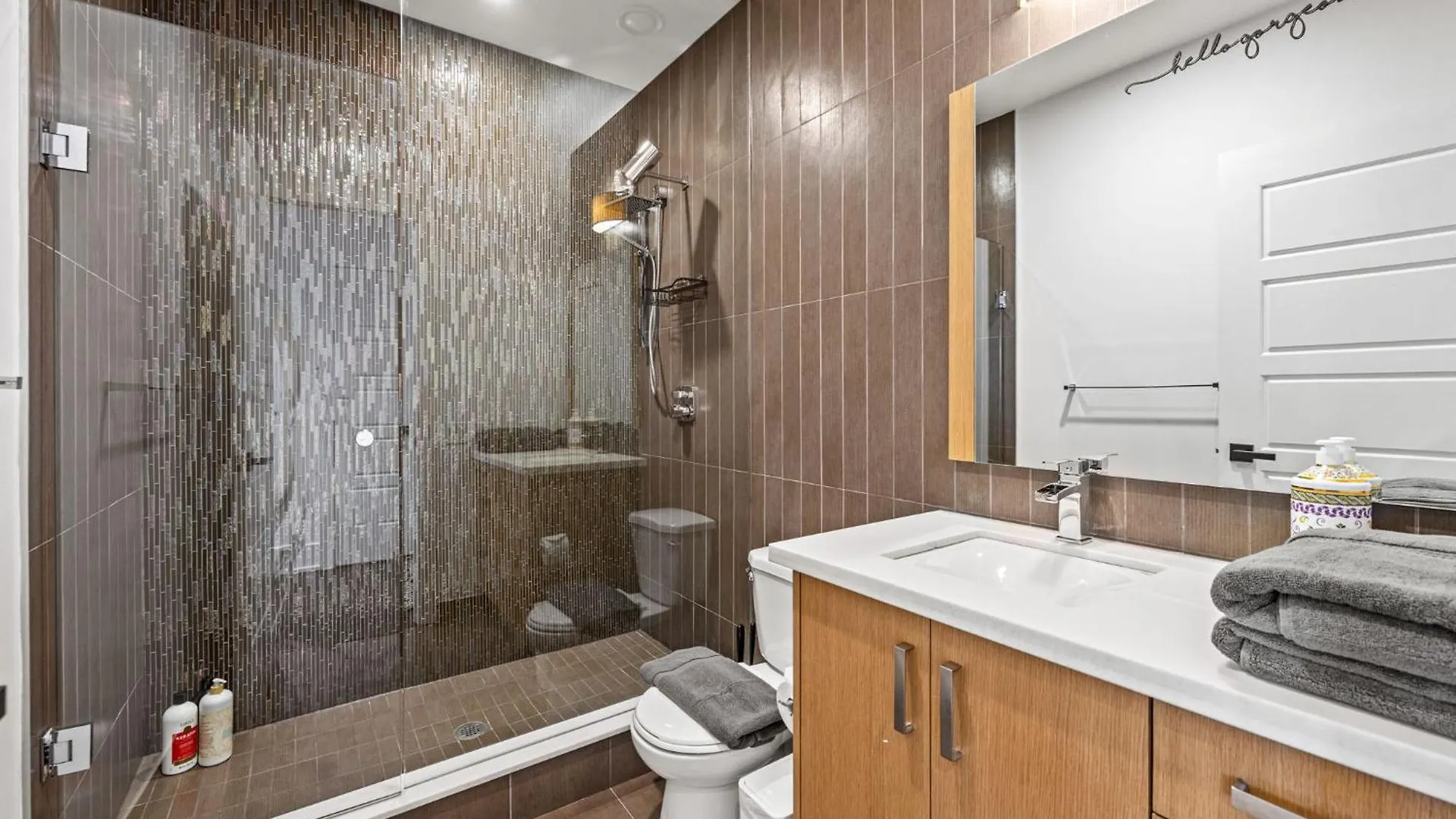 別荘 トロント Parc Loft Penthouse With 4Bd-Wfh-Ps5-Cn Tower Viewsヴィラ